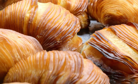 Sfogliatella Frolla Pairings: Best Coffee and Wine Matches