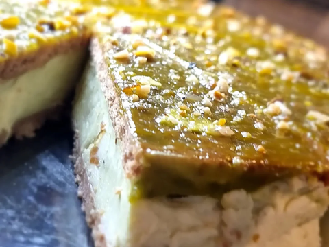 Top 5 Ideal Pairings for Pistachio Cheesecake